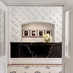 Hotel Challis